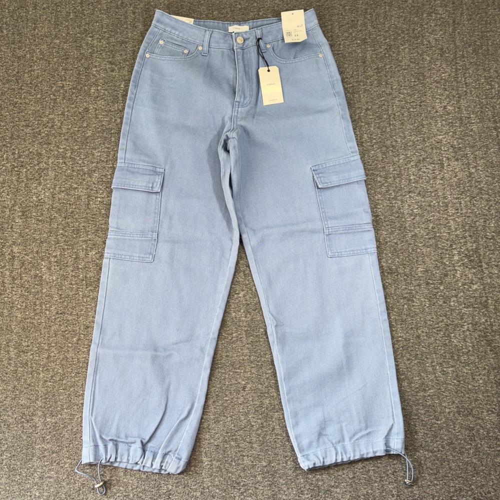 Forever 21 Women's Cargo Light Blue Denim Jeans Relaxed Straight Leg Size 27 NWT